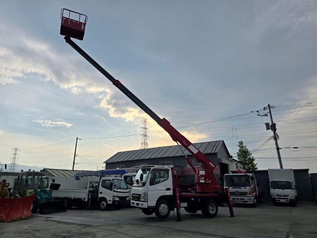 平成19年　三菱　キャンター　11.9ｍ高所作業車　スチールバケット・張り出し不要アウトリガー（車検2年付）