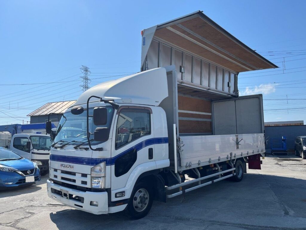 平成26年　いすゞ　フォワード　4ｔアルミウィング　ワイドロング・ベッド付（車検令和7年9月）