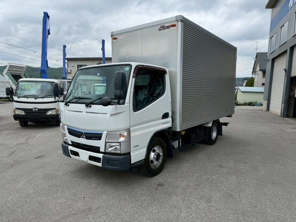 平成28年　キャンター　1.9トン　アルミバン　4ＷＤ！