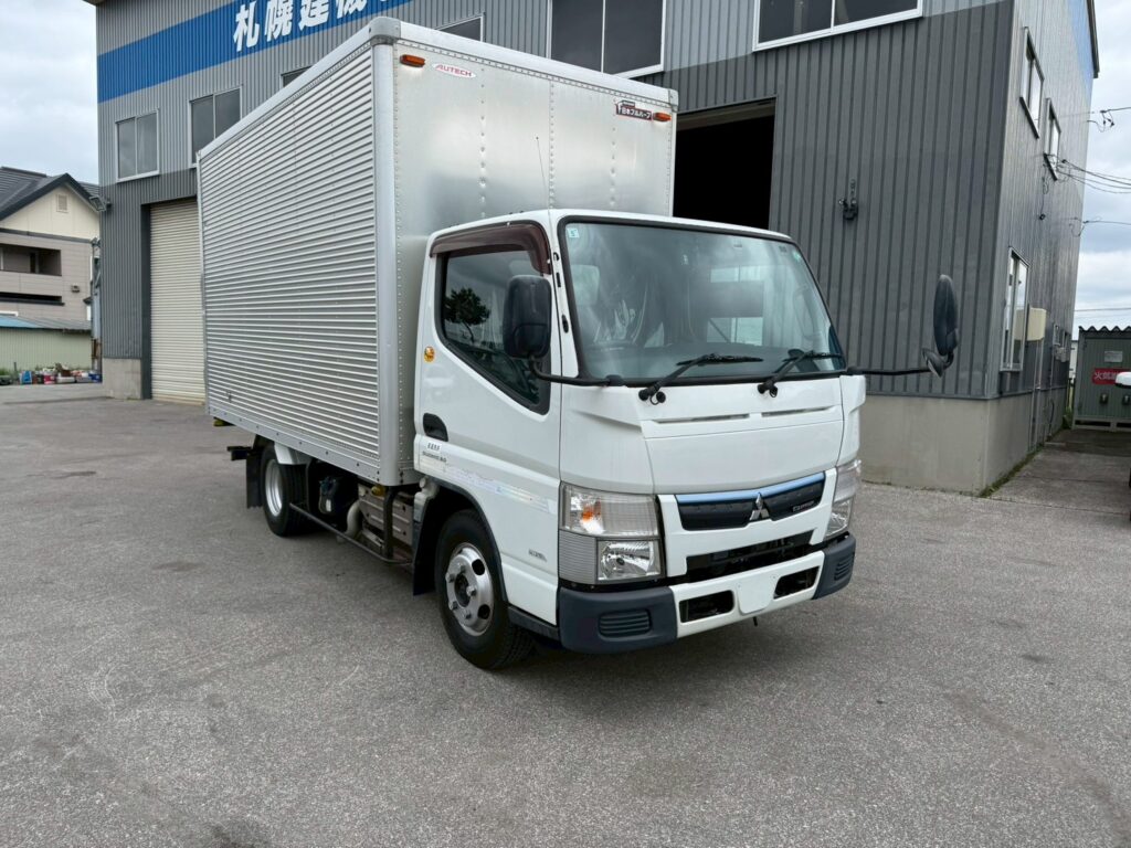 平成28年　キャンター　1.9トン　アルミバン　4ＷＤ！