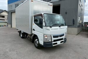 サムネイル: 平成28年　キャンター　1.9トン　アルミバン　4ＷＤ！