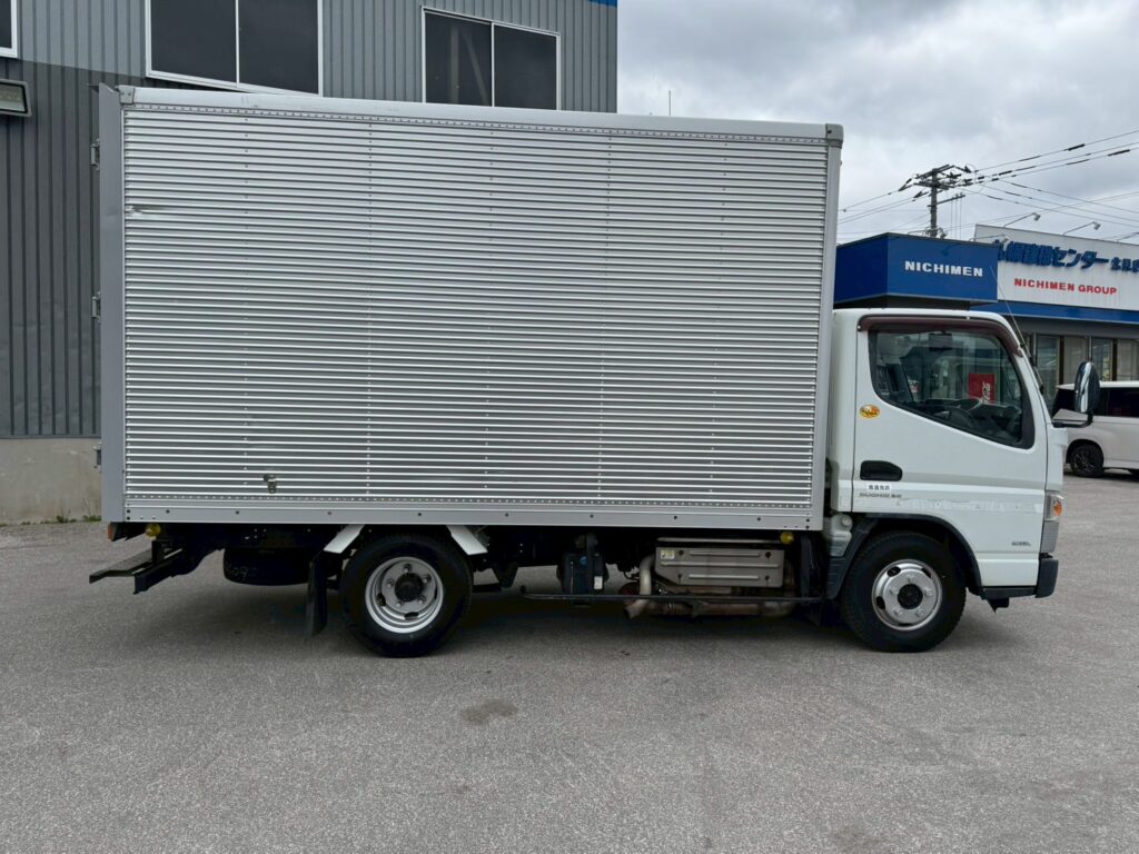 平成28年　キャンター　1.9トン　アルミバン　4ＷＤ！