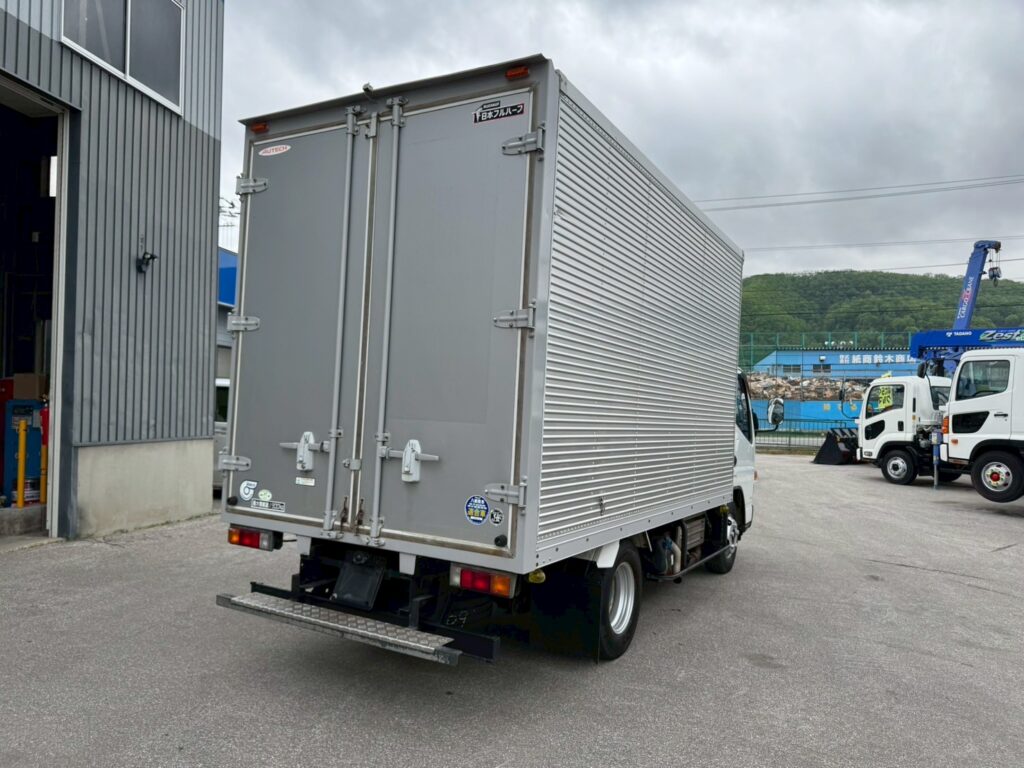 平成28年　キャンター　1.9トン　アルミバン　4ＷＤ！