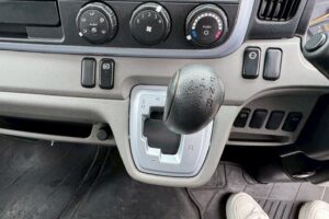 サムネイル: 平成28年　キャンター　1.9トン　アルミバン　4ＷＤ！