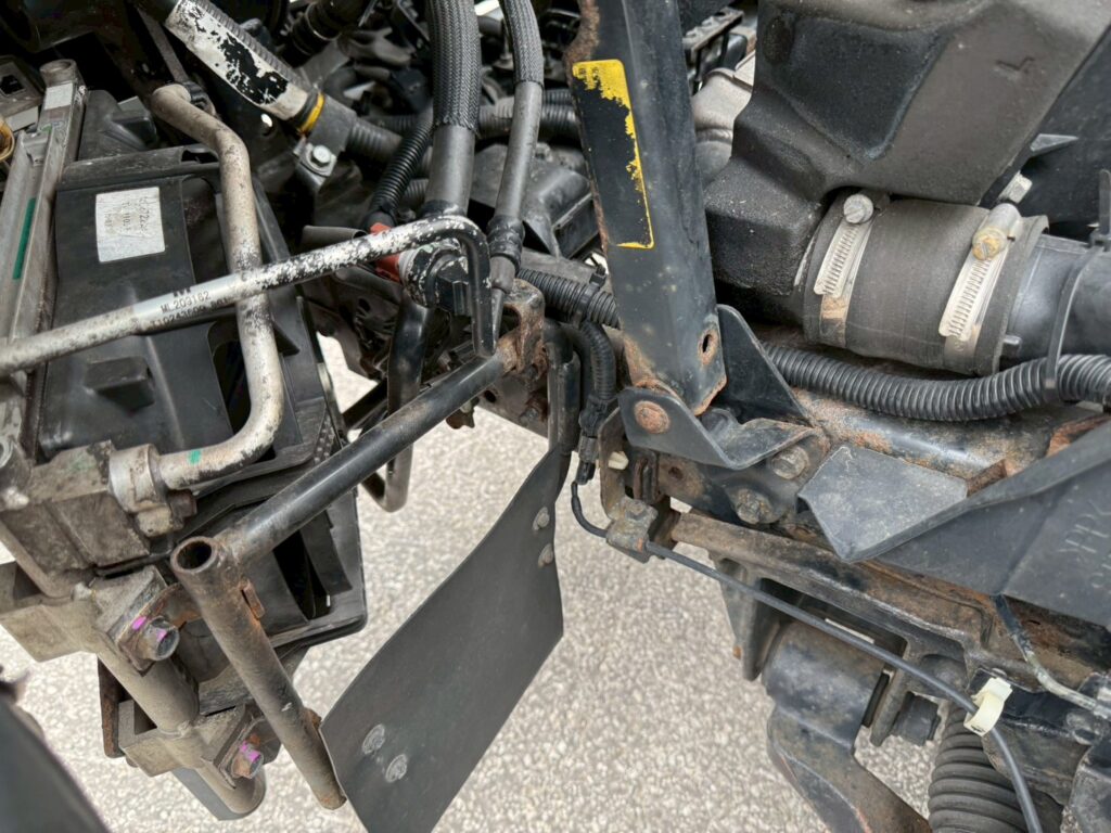 平成28年　キャンター　1.9トン　アルミバン　4ＷＤ！