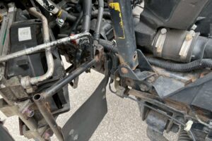 サムネイル: 平成28年　キャンター　1.9トン　アルミバン　4ＷＤ！