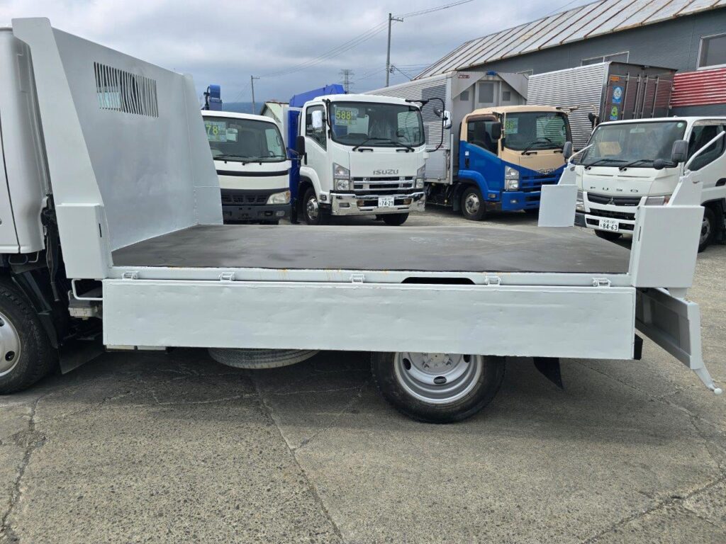 平成29年　いすゞ　エルフ　２トンダンプ　３方開き・4WD(小型貨物・4ナンバー）（車検1年付）