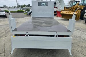 サムネイル: 平成29年　いすゞ　エルフ　２トンダンプ　３方開き・4WD(小型貨物・4ナンバー）（車検1年付）