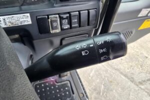 サムネイル: 平成29年　いすゞ　エルフ　２トンダンプ　３方開き・4WD(小型貨物・4ナンバー）（車検1年付）