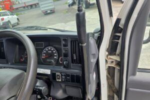 サムネイル: 平成29年　いすゞ　エルフ　２トンダンプ　３方開き・4WD(小型貨物・4ナンバー）（車検1年付）