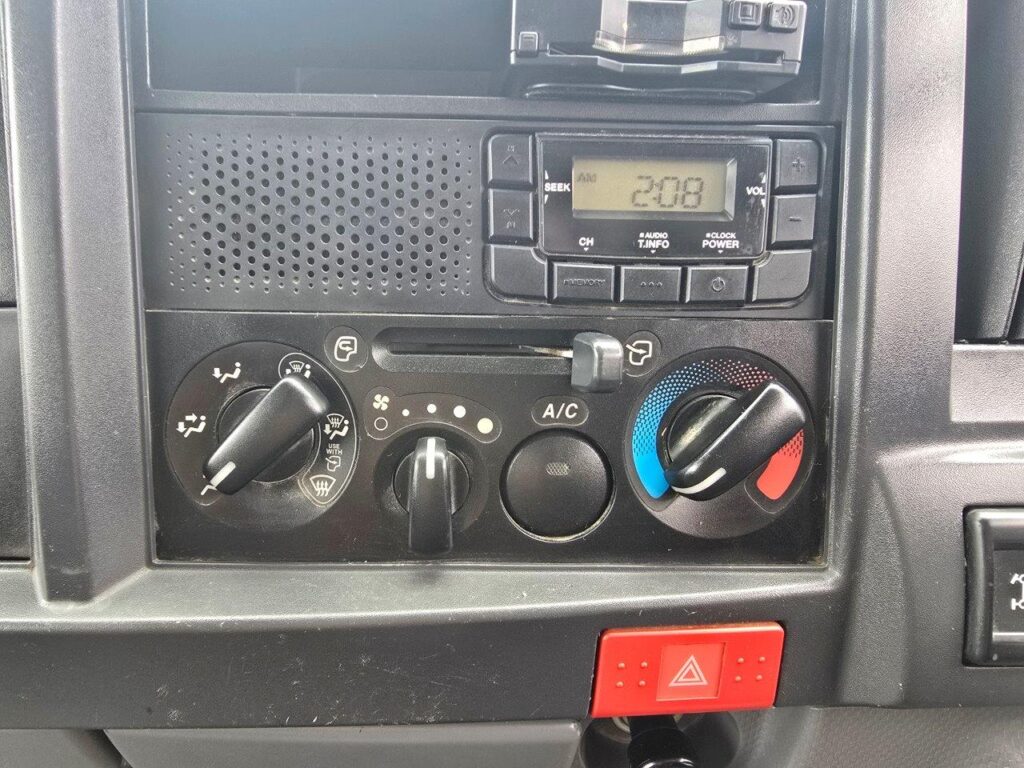平成29年　いすゞ　エルフ　２トンダンプ　３方開き・4WD(小型貨物・4ナンバー）（車検1年付）
