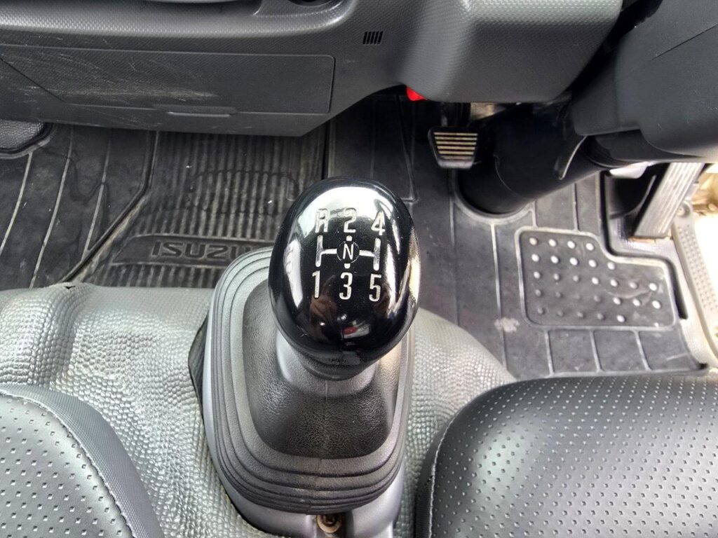 平成29年　いすゞ　エルフ　２トンダンプ　３方開き・4WD(小型貨物・4ナンバー）（車検1年付）