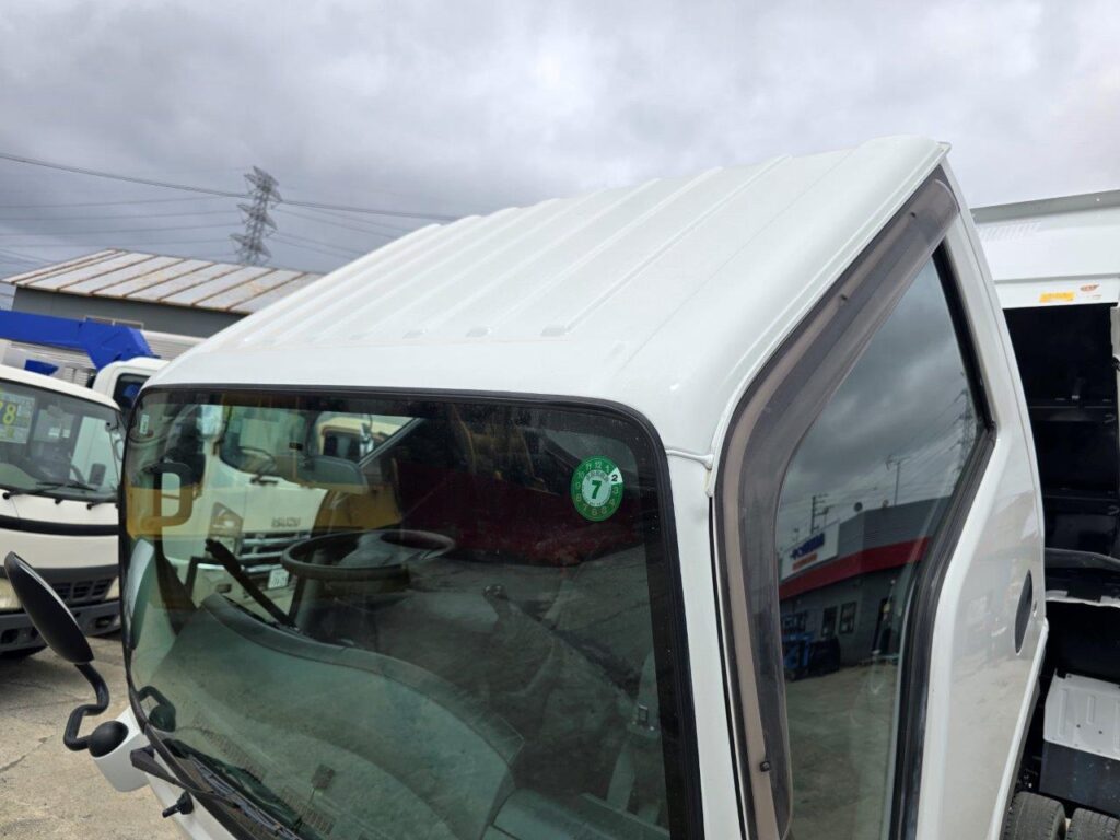 平成29年　いすゞ　エルフ　２トンダンプ　３方開き・4WD(小型貨物・4ナンバー）（車検1年付）