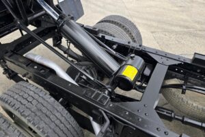 サムネイル: 平成29年　いすゞ　エルフ　２トンダンプ　３方開き・4WD(小型貨物・4ナンバー）（車検1年付）