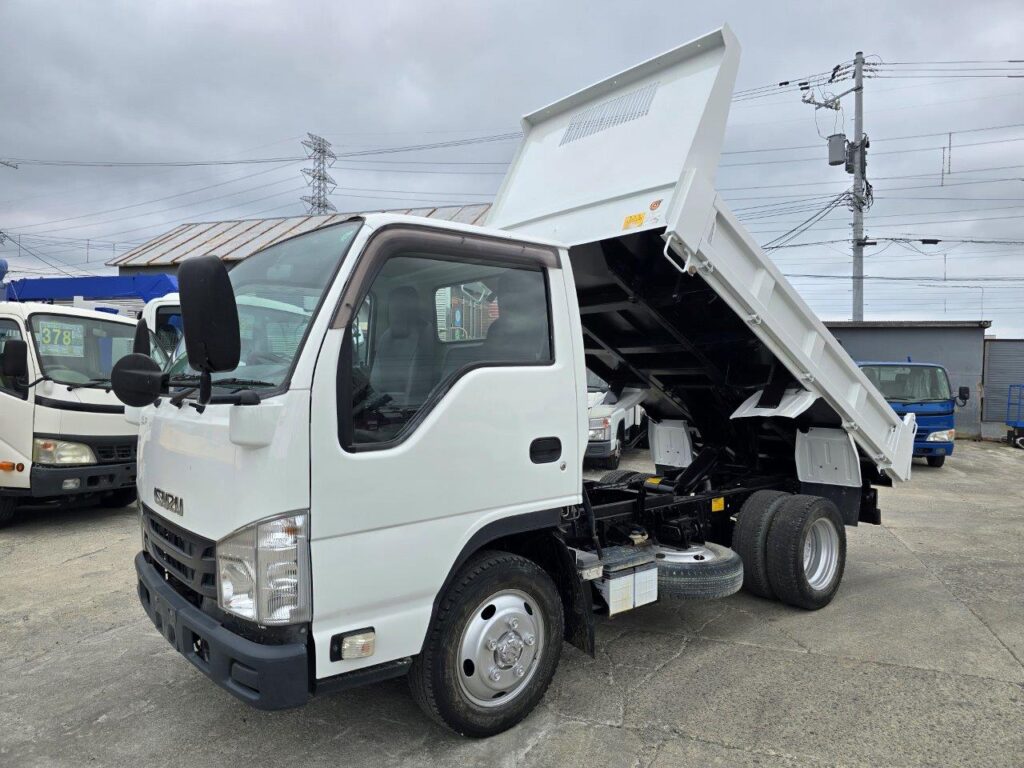 平成29年　いすゞ　エルフ　２トンダンプ　３方開き・4WD(小型貨物・4ナンバー）（車検1年付）