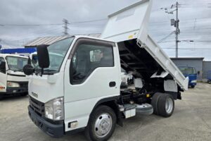 平成29年　いすゞ　エルフ　２トンダンプ　３方開き・4WD(小型貨物・4ナンバー）（車検1年付）