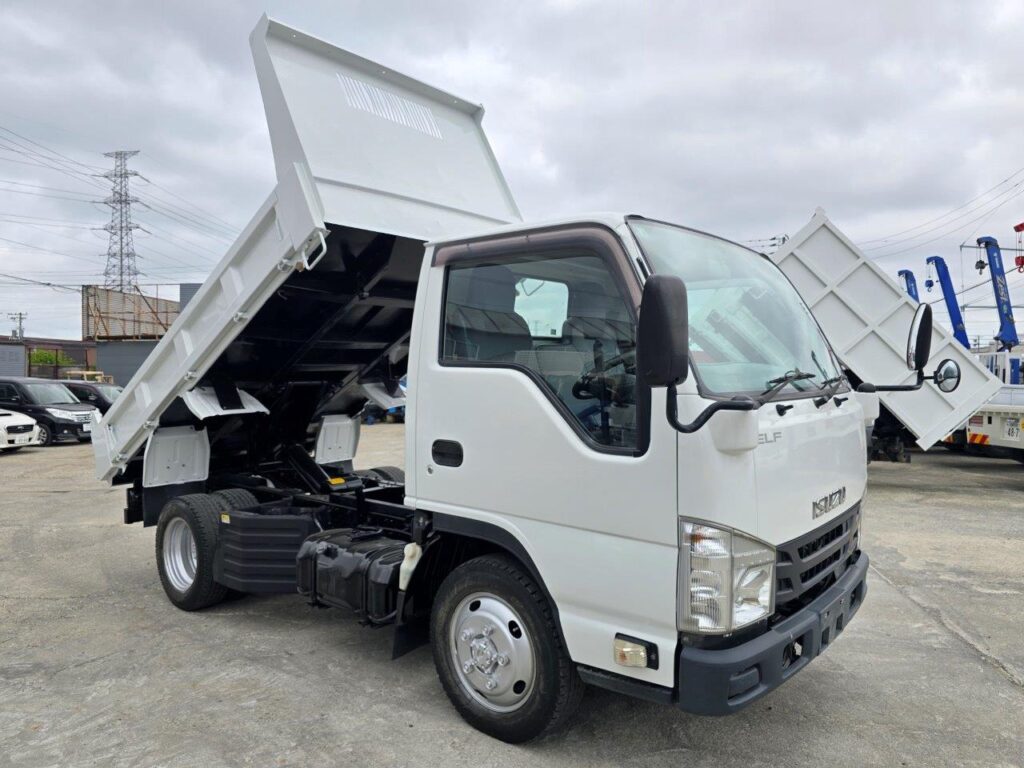 平成29年　いすゞ　エルフ　２トンダンプ　３方開き・4WD(小型貨物・4ナンバー）（車検1年付）