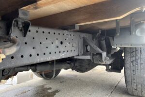 サムネイル: 平成25年　いすゞ　エルフ　1.5トン平　4WD・シングルタイヤ（小型貨物・4ナンバー）（車検1年付）