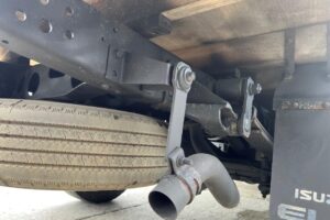 サムネイル: 平成25年　いすゞ　エルフ　1.5トン平　4WD・シングルタイヤ（小型貨物・4ナンバー）（車検1年付）