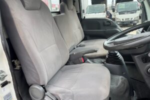 サムネイル: 平成25年　いすゞ　エルフ　1.5トン平　4WD・シングルタイヤ（小型貨物・4ナンバー）（車検1年付）