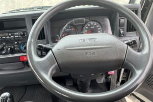サムネイル: 平成25年　いすゞ　エルフ　1.5トン平　4WD・シングルタイヤ（小型貨物・4ナンバー）（車検1年付）