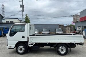 サムネイル: 平成25年　いすゞ　エルフ　1.5トン平　4WD・シングルタイヤ（小型貨物・4ナンバー）（車検1年付）