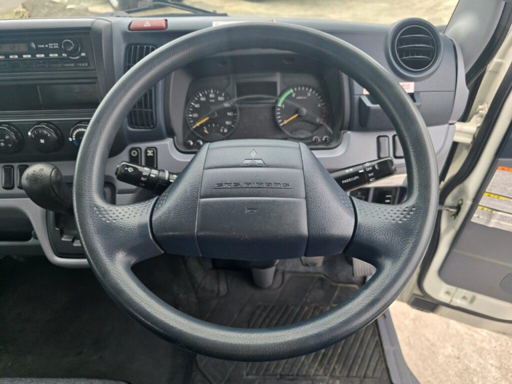 平成25年　三菱　キャンター　２トン平　ワイドロング　4WD・高床（車検1年付）