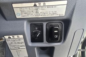 サムネイル: 平成25年　三菱　キャンター　２トン平　ワイドロング　4WD・高床（車検1年付）