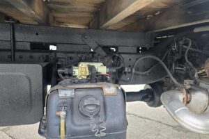 サムネイル: 平成25年　三菱　キャンター　２トン平　ワイドロング　4WD・高床（車検1年付）