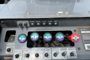 サムネイル: 平成22年　いすゞ　エルフ　15.1ｍ高所作業車　電工仕様・ウィンチ付（車検令和9年2月）