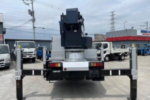 サムネイル: 平成22年　いすゞ　エルフ　15.1ｍ高所作業車　電工仕様・ウィンチ付（車検令和9年2月）