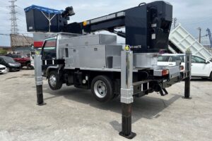 サムネイル: 平成22年　いすゞ　エルフ　15.1ｍ高所作業車　電工仕様・ウィンチ付（車検令和9年2月）