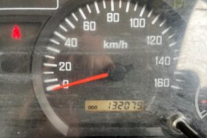 サムネイル: 平成22年　いすゞ　エルフ　15.1ｍ高所作業車　電工仕様・ウィンチ付（車検令和9年2月）