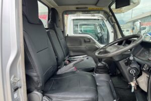 サムネイル: 平成22年　いすゞ　エルフ　15.1ｍ高所作業車　電工仕様・ウィンチ付（車検令和9年2月）