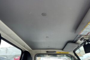 サムネイル: 平成22年　いすゞ　エルフ　15.1ｍ高所作業車　電工仕様・ウィンチ付（車検令和9年2月）