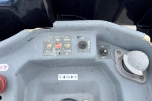 サムネイル: 平成22年　いすゞ　エルフ　15.1ｍ高所作業車　電工仕様・ウィンチ付（車検令和9年2月）