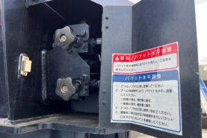 サムネイル: 平成22年　いすゞ　エルフ　15.1ｍ高所作業車　電工仕様・ウィンチ付（車検令和9年2月）