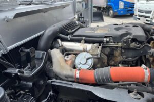 サムネイル: 平成22年　いすゞ　エルフ　15.1ｍ高所作業車　電工仕様・ウィンチ付（車検令和9年2月）