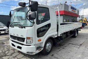 平成29年　三菱　ファイター　４トン平　ナビ・ベッド付（車検1年付）