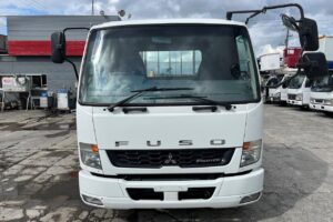 サムネイル: 平成29年　三菱　ファイター　４トン平　ナビ・ベッド付（車検1年付）