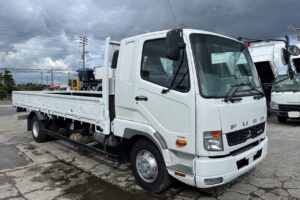 サムネイル: 平成29年　三菱　ファイター　４トン平　ナビ・ベッド付（車検1年付）