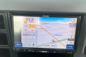 サムネイル: 平成29年　三菱　ファイター　４トン平　ナビ・ベッド付（車検1年付）
