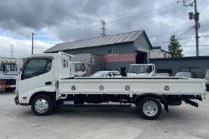 サムネイル: 平成24年　トヨタ　ダイナ　２トン平ロング（車検1年付）