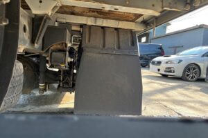 サムネイル: 平成27年　日野　デュトロ　２トン平ワイドロング　オートマ（車検1年付）