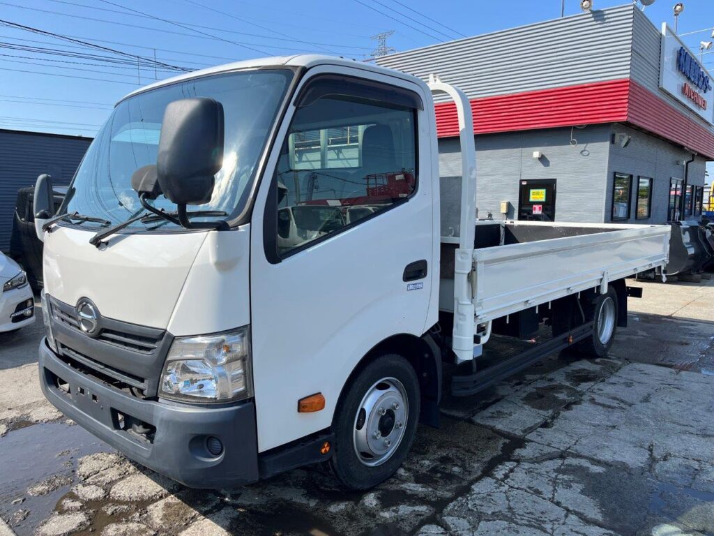 平成27年　日野　デュトロ　２トン平ワイドロング　オートマ（車検1年付）