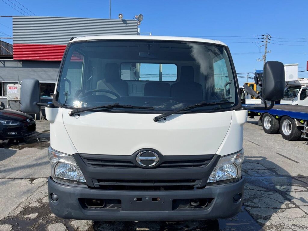 平成27年　日野　デュトロ　２トン平ワイドロング　オートマ（車検1年付）