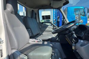サムネイル: 平成27年　日野　デュトロ　２トン平ワイドロング　オートマ（車検1年付）
