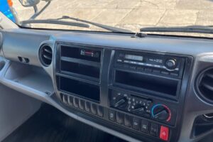 サムネイル: 平成27年　日野　デュトロ　２トン平ワイドロング　オートマ（車検1年付）