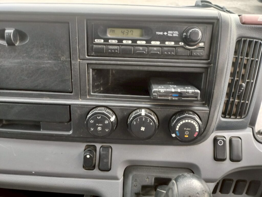 平成２４年　キャンター　１．８トン　ＷキャブＰ／Ｇ　４ＷＤ！！　