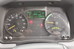 サムネイル: 平成２４年　キャンター　１．８トン　ＷキャブＰ／Ｇ　４ＷＤ！！　